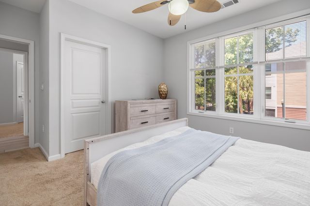 280 Seven Farms Drive Unit 202, Charleston, SC 29492