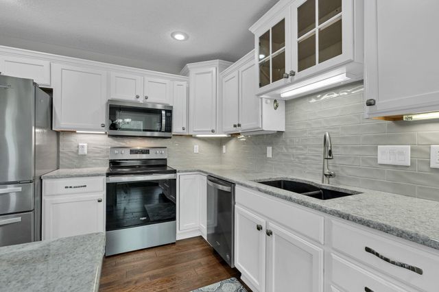 357 S Grand Mere Ct, Wichita, KS 67230