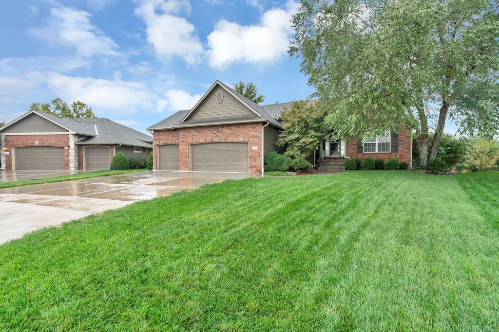 357 S Grand Mere Ct, Wichita, KS 67230