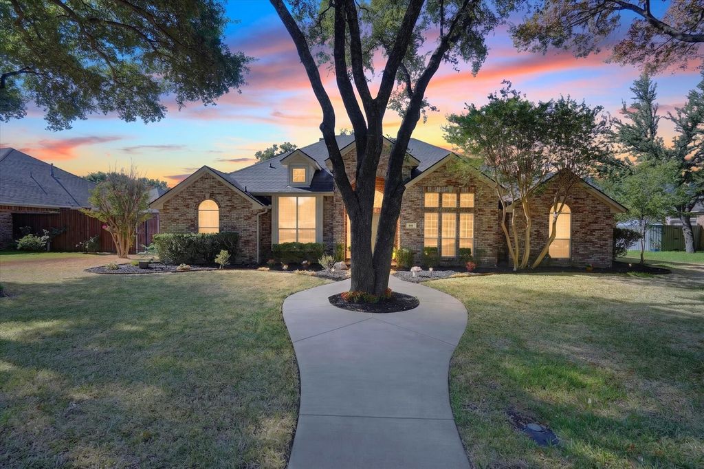 106 Hummingbird Lane, Ovilla, TX 75154 — exterior