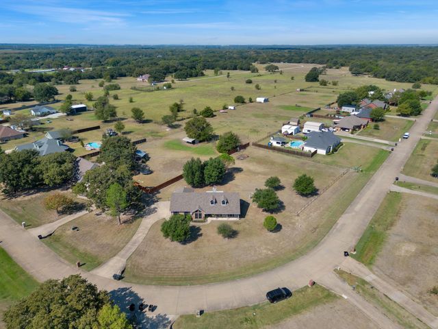 1020 Oak Hollow Lane, Seagoville, TX 75159