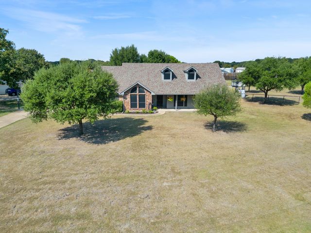 1020 Oak Hollow Lane, Seagoville, TX 75159