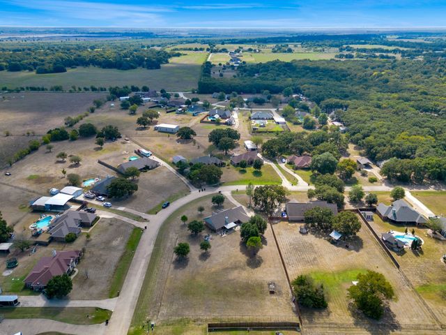 1020 Oak Hollow Lane, Seagoville, TX 75159