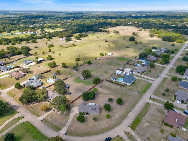 1020 Oak Hollow Lane, Seagoville, TX 75159