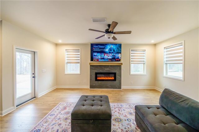 776 Clifftop Crossing, Powder Springs, GA 30127