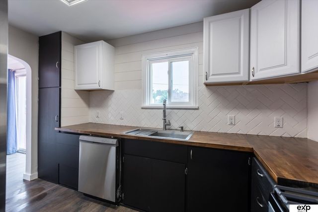 2703 Crown Point Avenue, Omaha, NE 68111