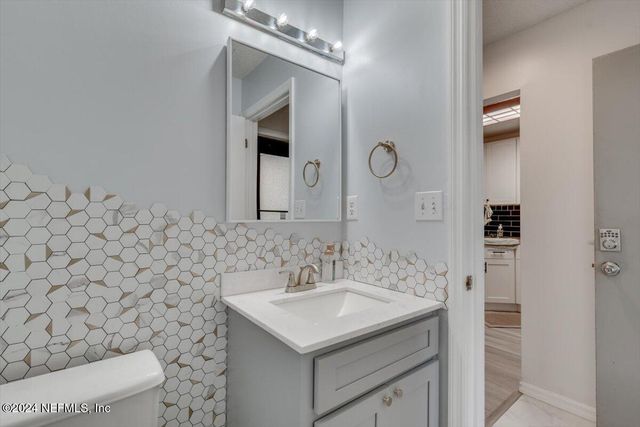 7701 BAYMEADOWS Circle W 1124, Jacksonville, FL 32256