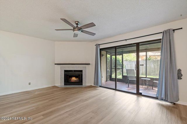 7701 BAYMEADOWS Circle W 1124, Jacksonville, FL 32256