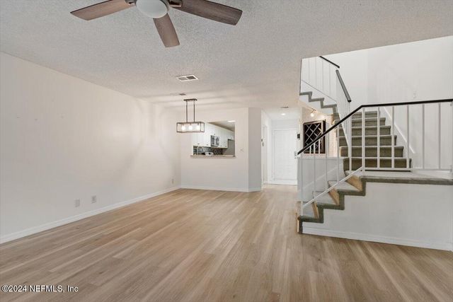 7701 BAYMEADOWS Circle W 1124, Jacksonville, FL 32256