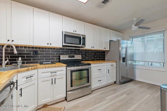 7701 BAYMEADOWS Circle W 1124, Jacksonville, FL 32256