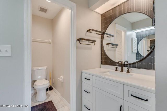 7701 BAYMEADOWS Circle W 1124, Jacksonville, FL 32256