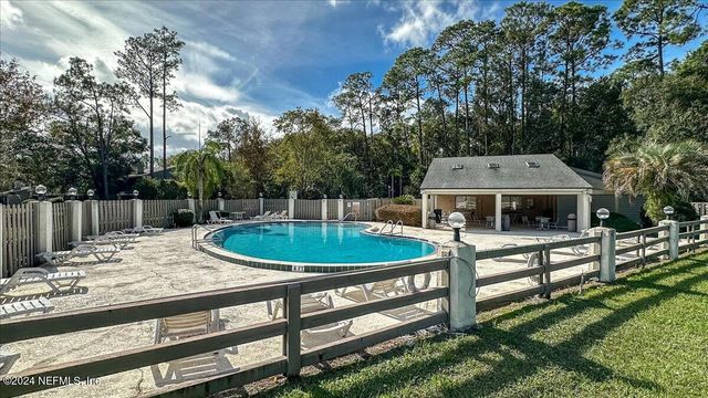 7701 BAYMEADOWS Circle W 1124, Jacksonville, FL 32256