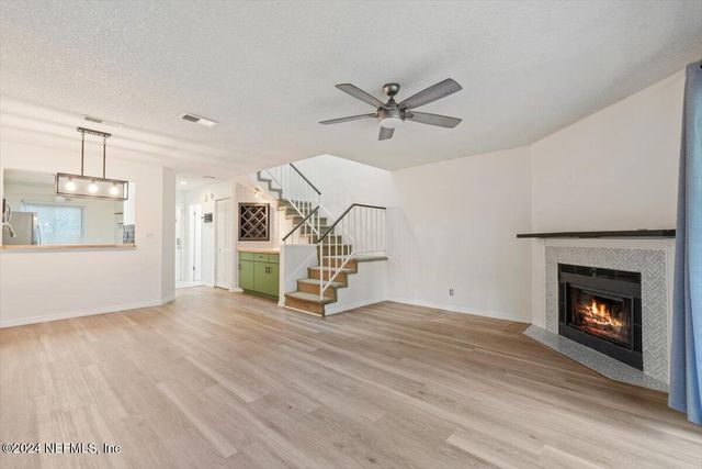 7701 BAYMEADOWS Circle W 1124, Jacksonville, FL 32256