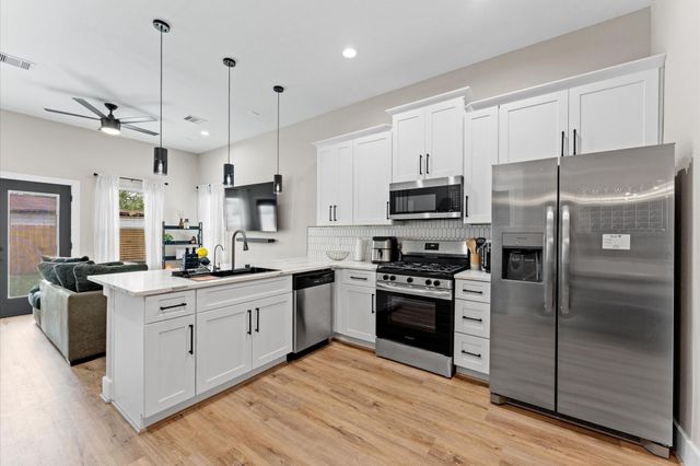 6904 Covington Drive B, Houston, TX 77091