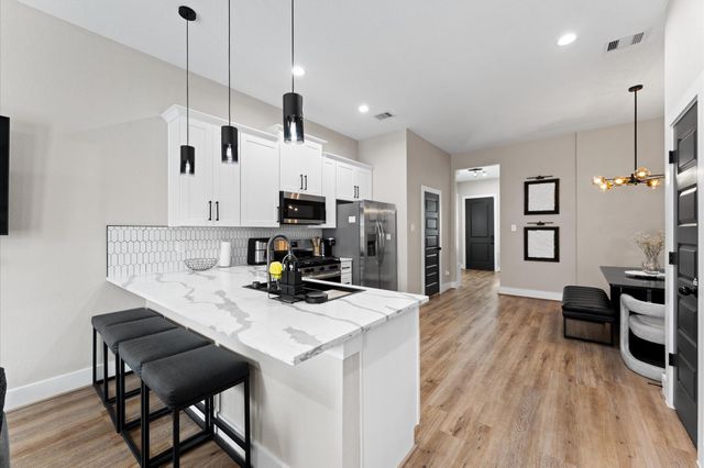 6904 Covington Drive B, Houston, TX 77091