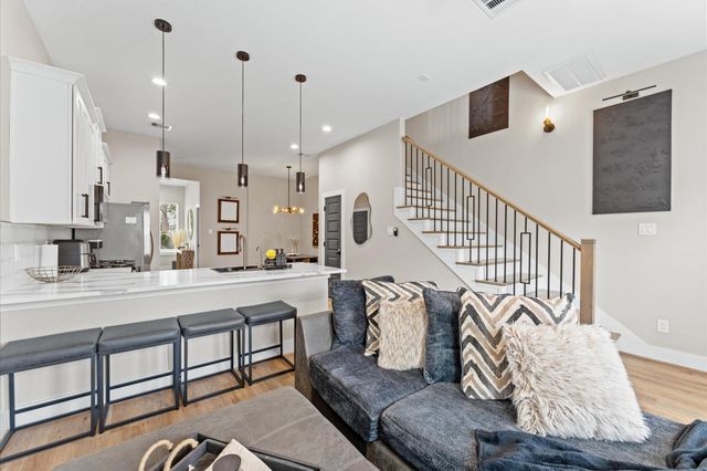 6904 Covington Drive B, Houston, TX 77091