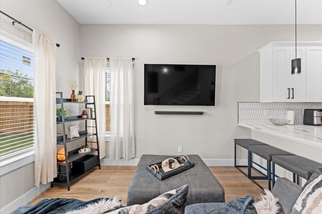 6904 Covington Drive B, Houston, TX 77091