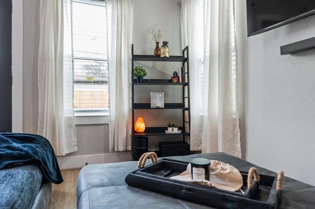 6904 Covington Drive B, Houston, TX 77091