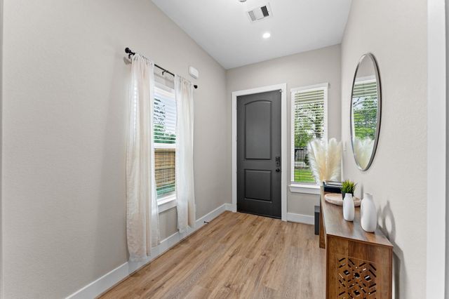 6904 Covington Drive B, Houston, TX 77091