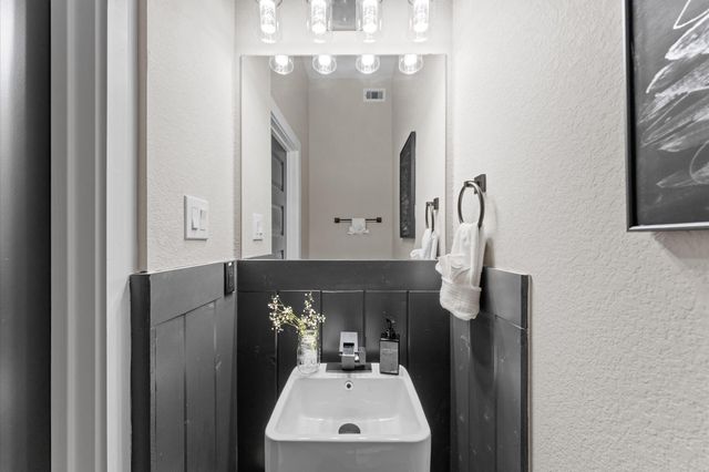 6904 Covington Drive B, Houston, TX 77091