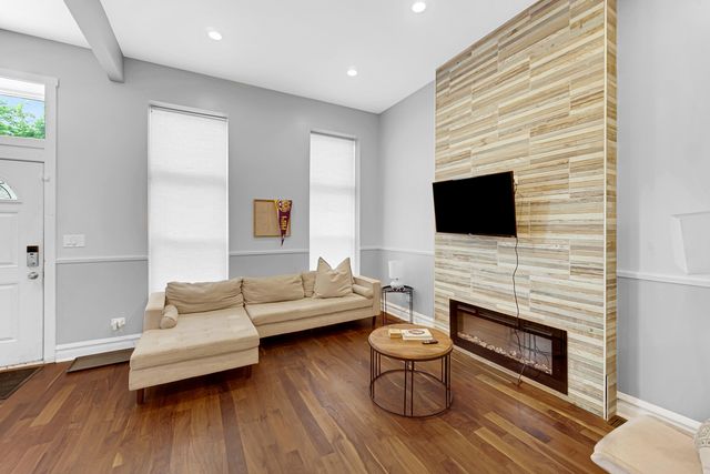 2123 W Adams Street, Chicago, IL 60612