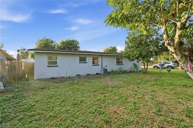 2505 Henderson AVE, Fort Myers, FL 33916