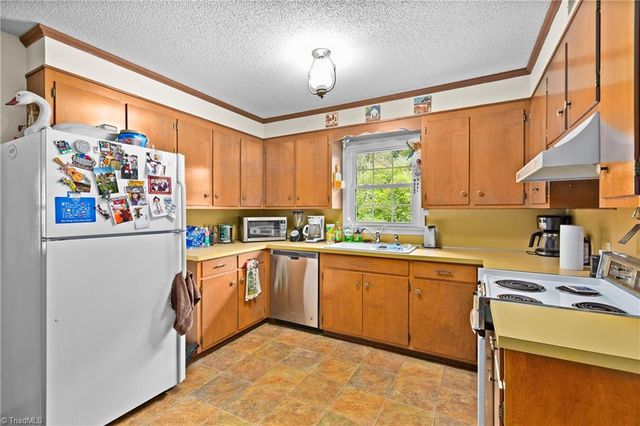 107 Hickory Street, Boonville, NC 27011