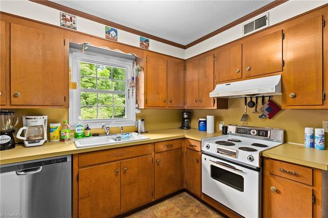 107 Hickory Street, Boonville, NC 27011