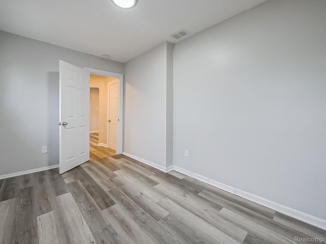 23352 Powell Avenue, Hazel Park, MI 48030