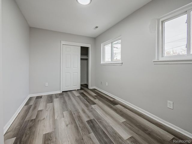 23352 Powell Avenue, Hazel Park, MI 48030