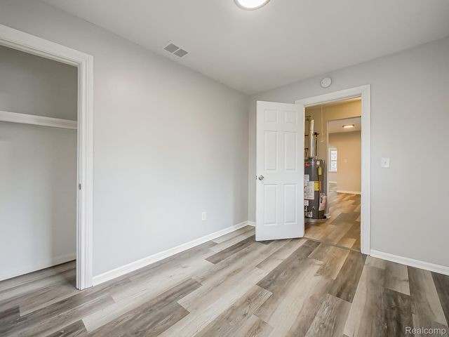 23352 Powell Avenue, Hazel Park, MI 48030