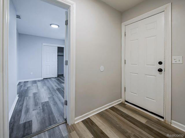 23352 Powell Avenue, Hazel Park, MI 48030