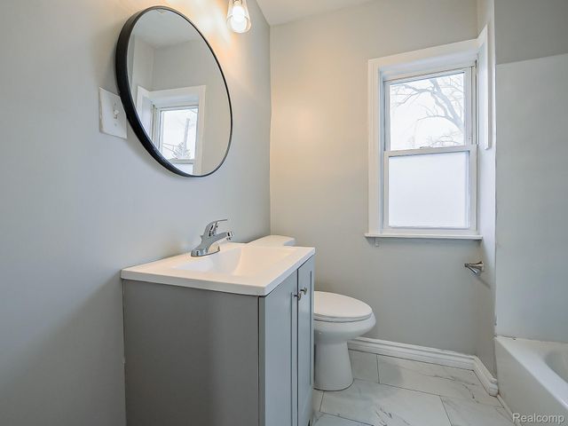 23352 Powell Avenue, Hazel Park, MI 48030