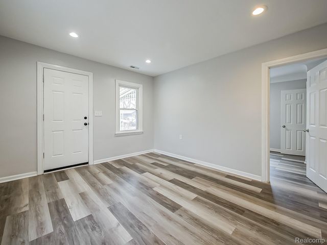 23352 Powell Avenue, Hazel Park, MI 48030