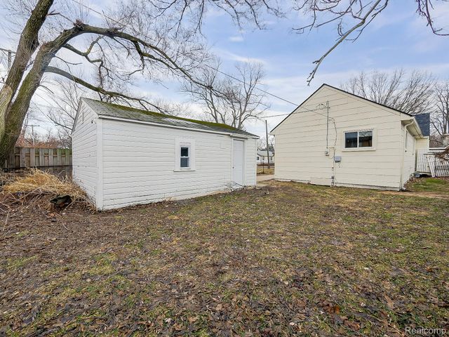 23352 Powell Avenue, Hazel Park, MI 48030