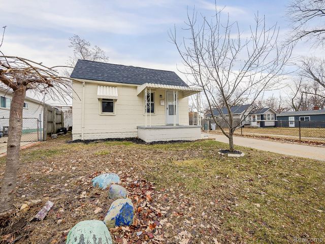 23352 Powell Avenue, Hazel Park, MI 48030