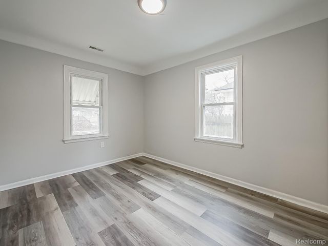 23352 Powell Avenue, Hazel Park, MI 48030