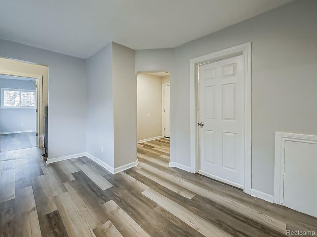 23352 Powell Avenue, Hazel Park, MI 48030