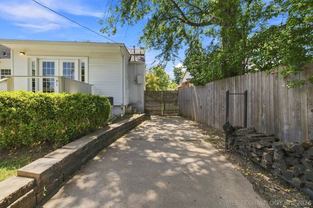 2611 E 18th Street, Tulsa, OK 74104