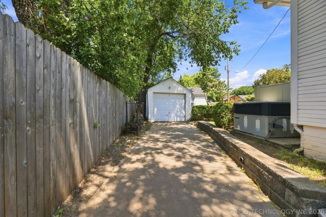 2611 E 18th Street, Tulsa, OK 74104