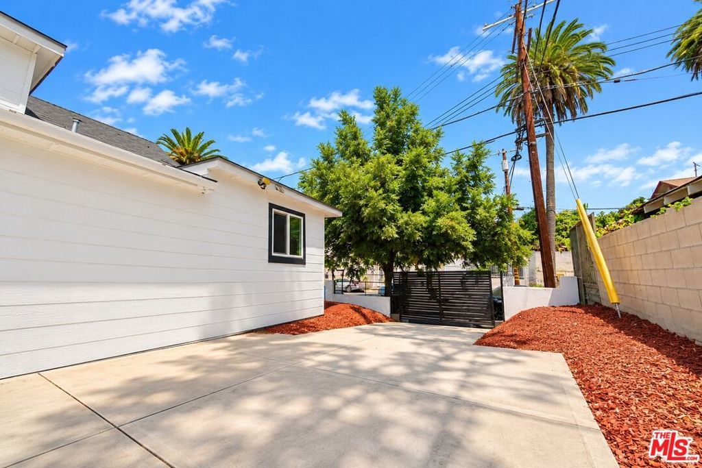 152 N Benton Way, Los Angeles, CA 90026 — photo 3