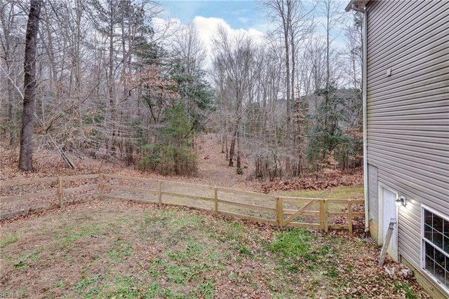 8747 Davenport RD, Gloucester, VA 23061