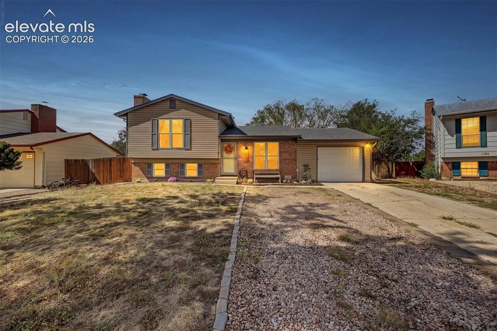 2544 Prescott Circle, Colorado Springs, CO 80916 — exterior