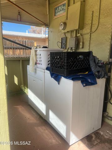 719 W Paris Promenade, Tucson, AZ 85705