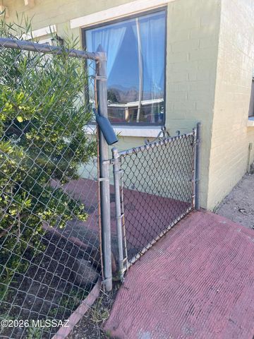 719 W Paris Promenade, Tucson, AZ 85705