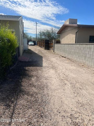 719 W Paris Promenade, Tucson, AZ 85705