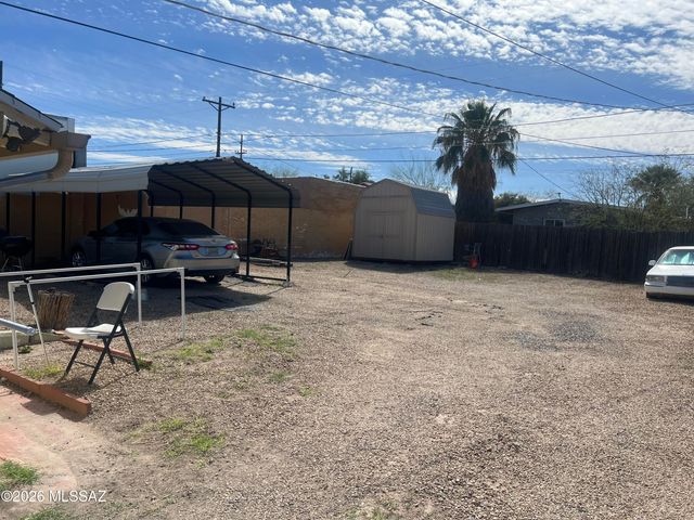 719 W Paris Promenade, Tucson, AZ 85705