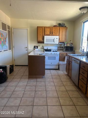 719 W Paris Promenade, Tucson, AZ 85705