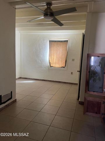 719 W Paris Promenade, Tucson, AZ 85705