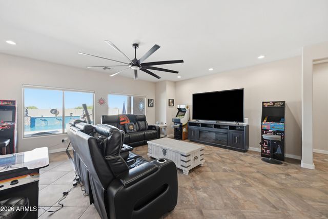 2310 W KACHINA Trail, Phoenix, AZ 85041